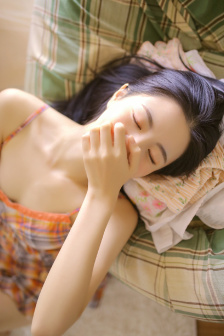 我被同桌摸下面流水了